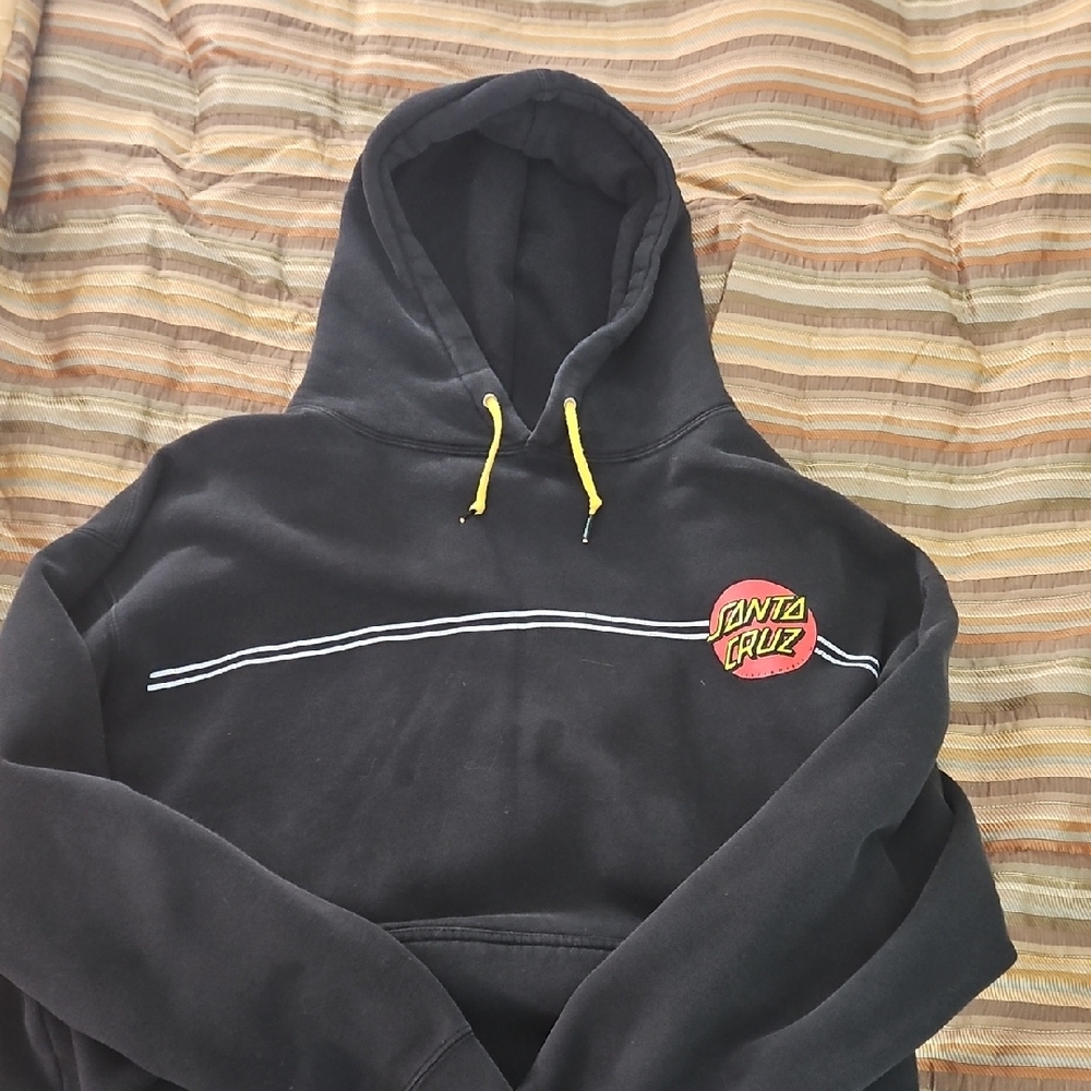 Santa Cruz Skateboards Black Hoodie with Yellow Logo Adult Size XL. 😁
